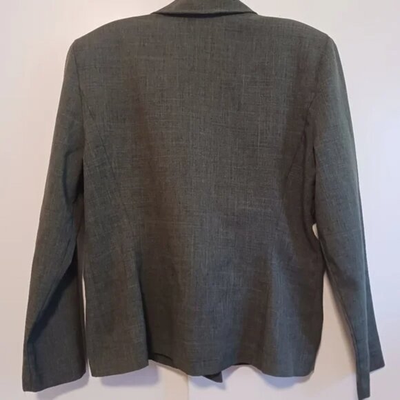 SAG HARBOR (Gray 2pc suit) - Picture 6 of 6